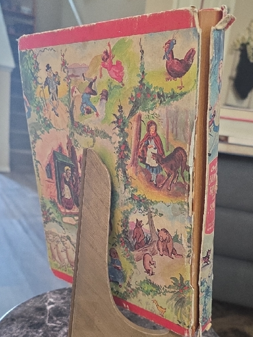 Best Loved Nursery Rhymes and Songs - Pink Vintage Storybook - Picture 2 of 9